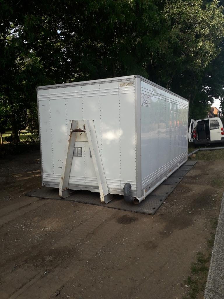Toilet container met slee en 2 optrekhaken 6m, Doe-het-zelf en Bouw, Containers, Ophalen