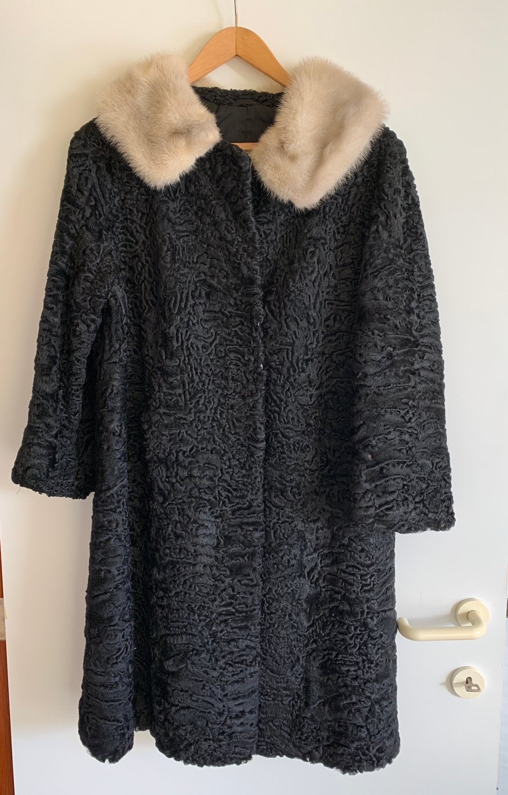 Parmentier Astrakan bontjas met nertskraag – maat 38/ 40, Kleding | Dames, Jassen | Winter, Ophalen, Zo goed als nieuw