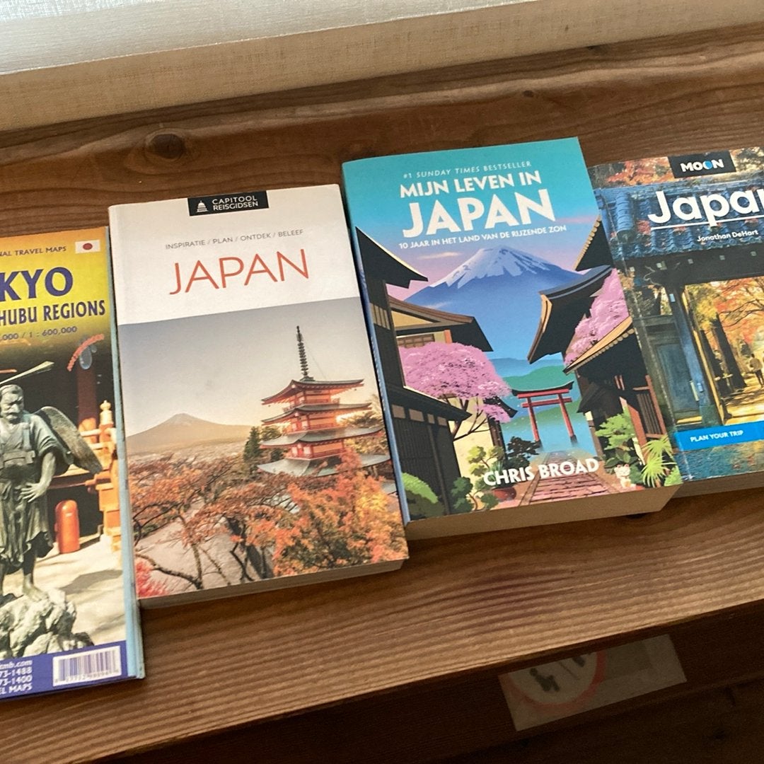 Japan reisgidsen en kaart Kanto en chubu regions, Ophalen of Verzenden, Zo goed als nieuw