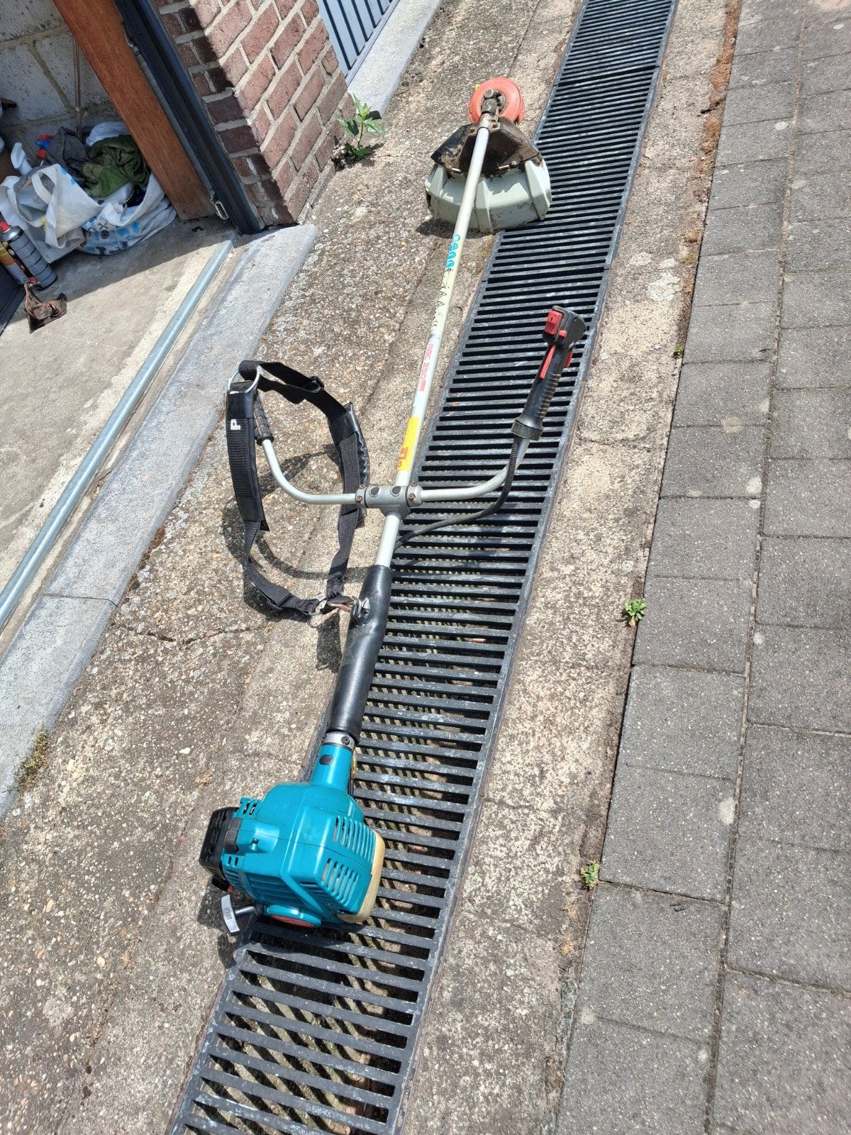 Bosmaaier makita, Ophalen of Verzenden, Benzine