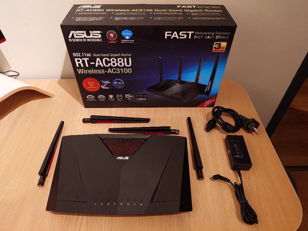 ASUS RT-AC88U, Enlèvement, Utilisé, Routeur, ASUS
