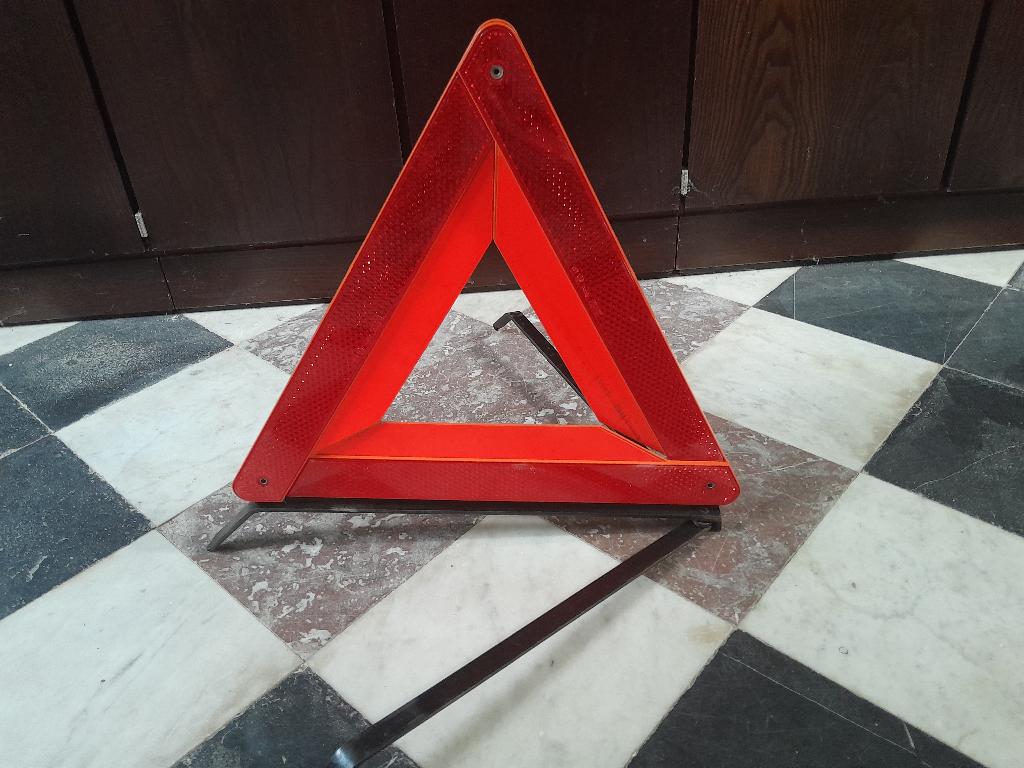Triangle de signalisation en parfait état., Enlèvement, Comme neuf