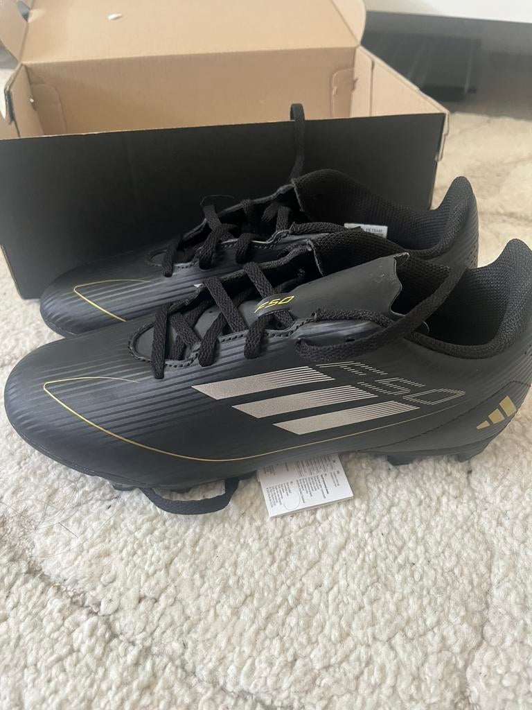 adidas f50 voetbalschoenen (38), Nieuw, Ophalen of Verzenden, Sportschoenen, Zwart