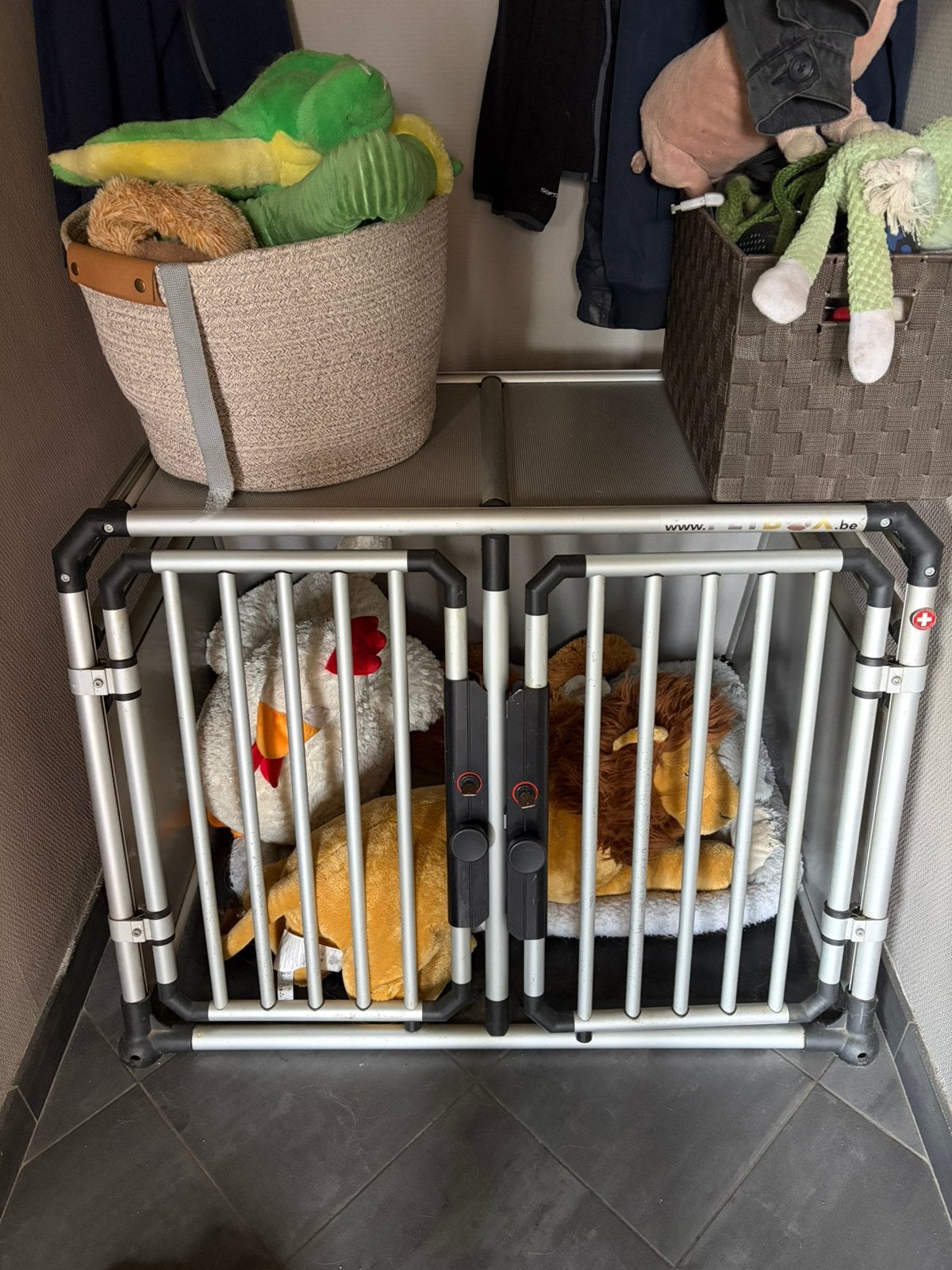 Petbox hondenbench met tussenschot, Ophalen, Gebruikt