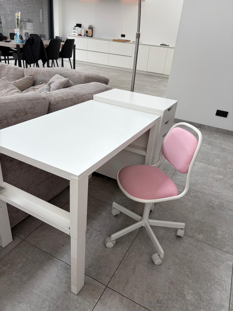 Kinder/tiener bureau + stoel en ladeblok, Kinderen en Baby's, Kinderkamer | Tafels en Stoelen, Ophalen, Zo goed als nieuw