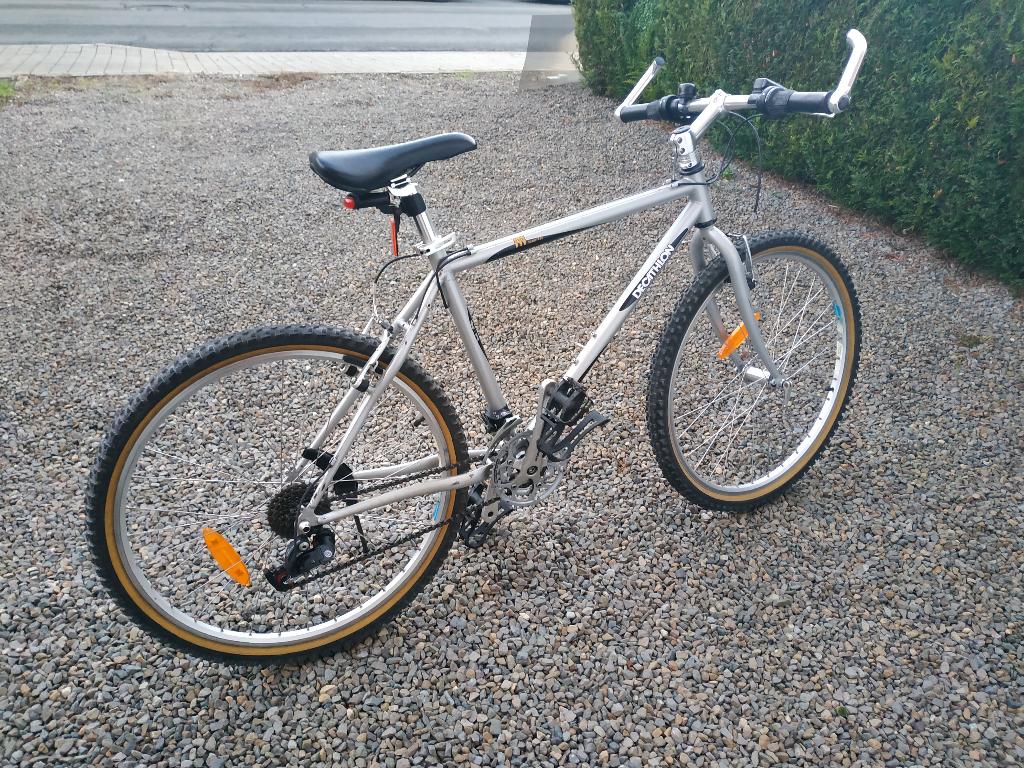 Vélo VTT Décathlon homme 26 pouces 18 vitesses, Fietsen en Brommers, Fietsen | Heren | Herenfietsen, Gebruikt, Overige merken