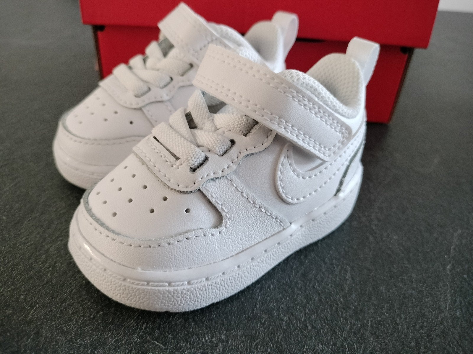 Nike kinderschoentjes maat 17 (nooit gedragen!), Kinderen en Baby's, Kinderkleding | Schoenen en Sokken, NIKE, Jongen of Meisje