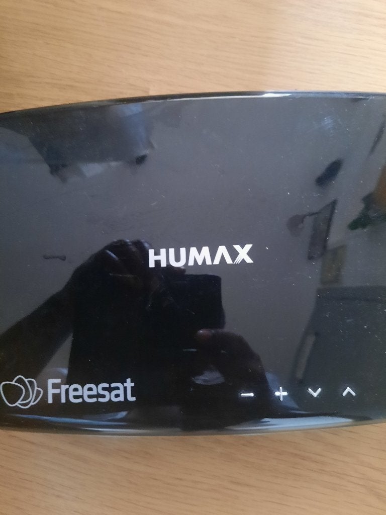 Humax HDR-1100S 500GB Freesat, TV, Hi-fi & Vidéo, Décodeurs & Enregistreurs à disque dur, Enlèvement ou Envoi, Comme neuf, Enregistreur à disque dur