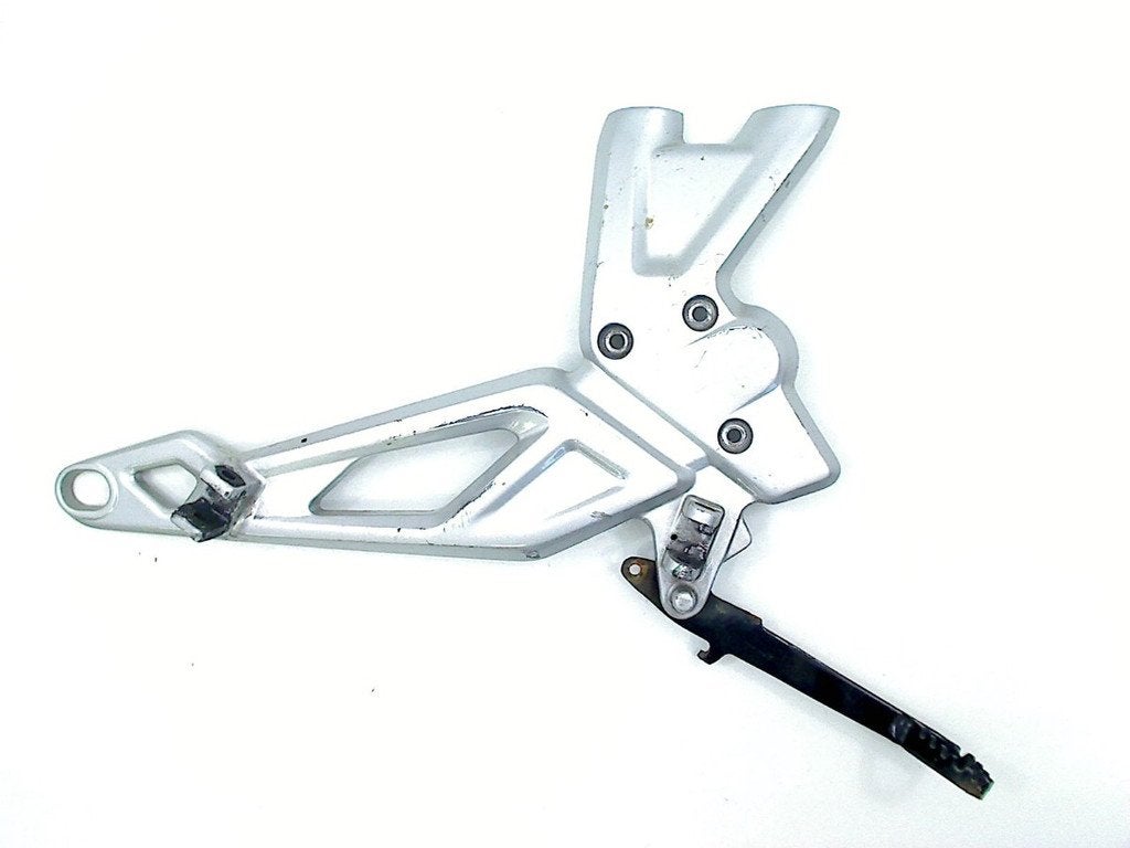 REPOSE PIEDS AVANT DROIT BMW G 310 R 2017-2019 (G310R K03), Dhr. S. di Majo, Utilisé, Info@cama-motorparts.nl, P.J. Troelstraweg 8 8
3144 CX  MAASSLUIS, NL