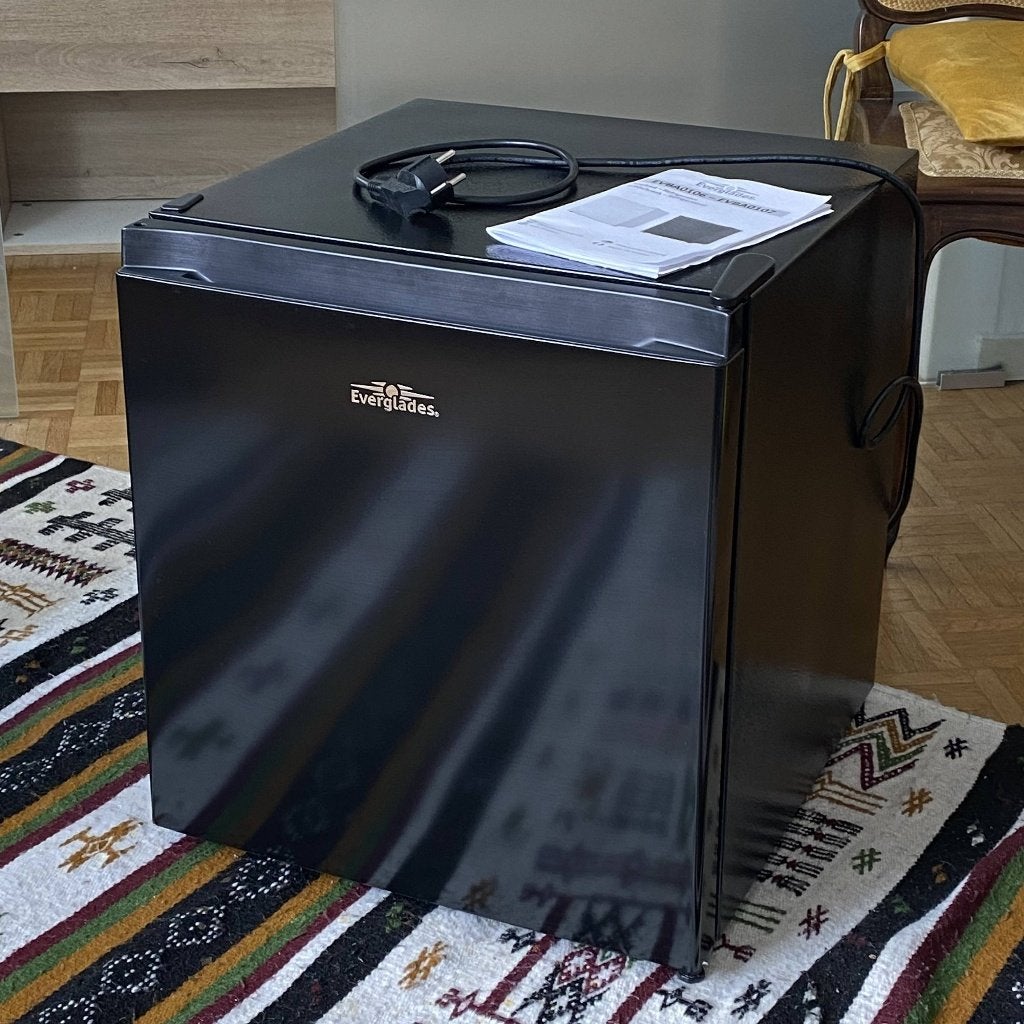Mini Réfrégirateur Everglades, Electroménager, Réfrigérateurs & Frigos, Comme neuf, Avec compartiment congélateur, Moins de 75 litres