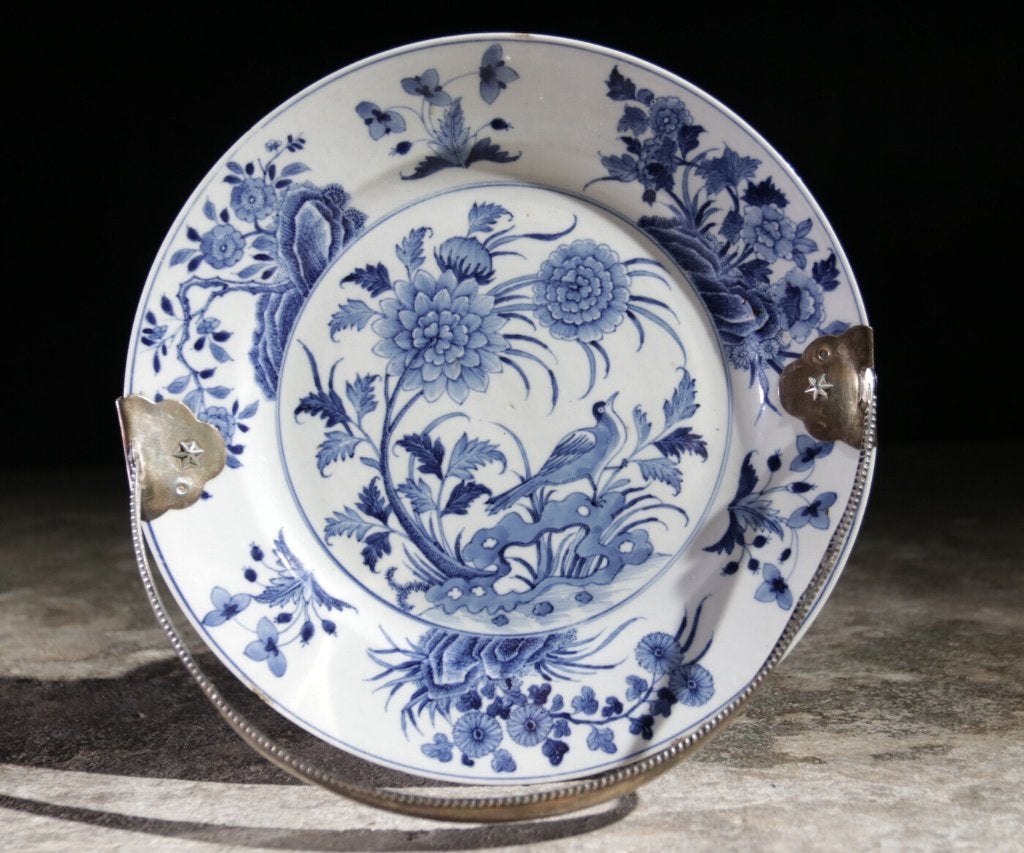 Chinees Kangxi blauw-wit bord met zilveren hengsel ca 1700, Antiek en Kunst, Ophalen