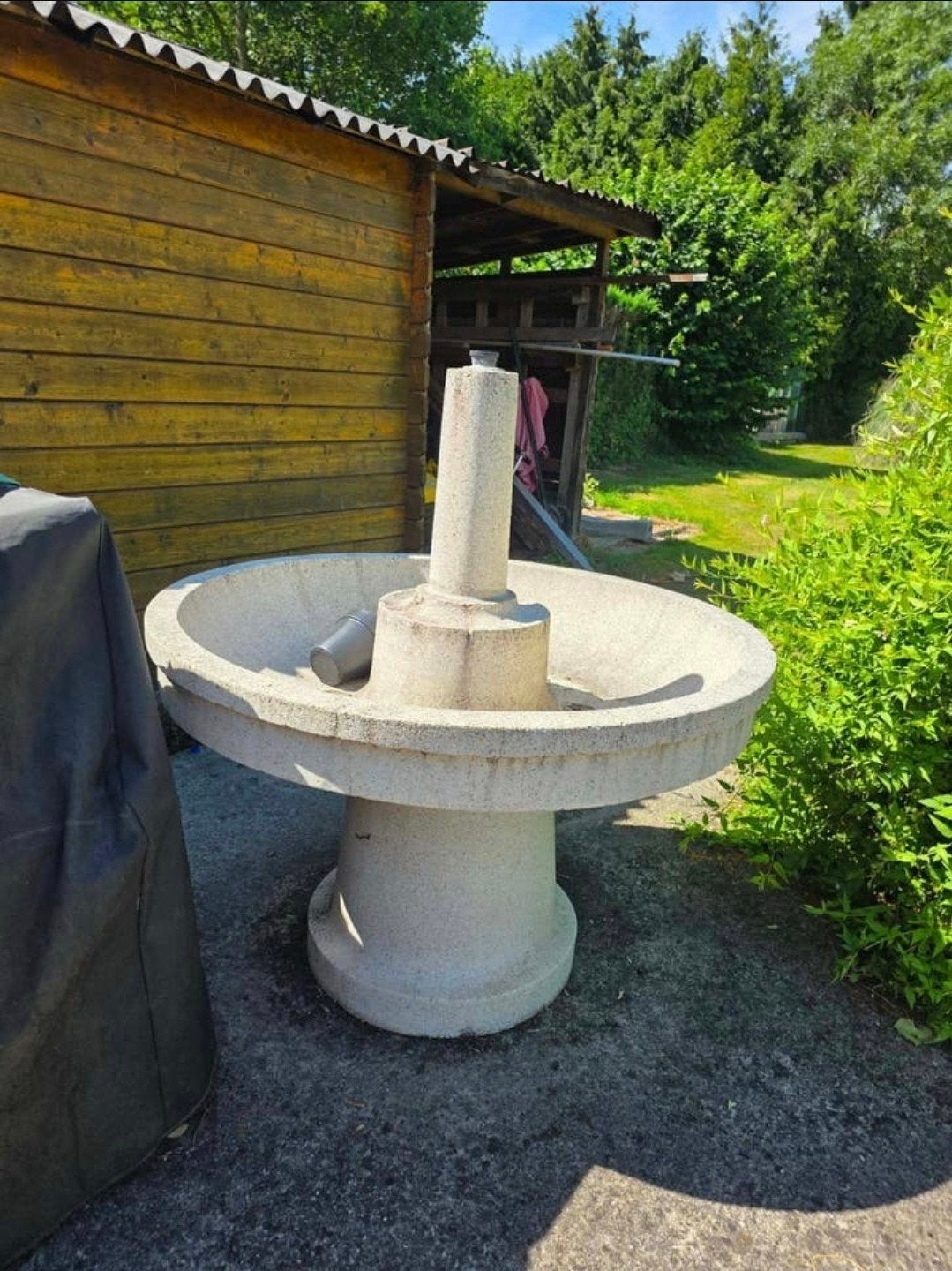 Fontaine de jardin en granit massif, Enlèvement, Granit, Fontaine