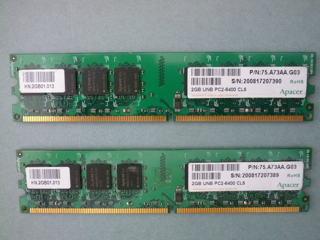 2 barrettes de 2 GB APACER PC2-6400 CL5 / DDR2 800 Mhz, Informatique & Logiciels, Mémoire RAM, Enlèvement ou Envoi, DDR2, Utilisé