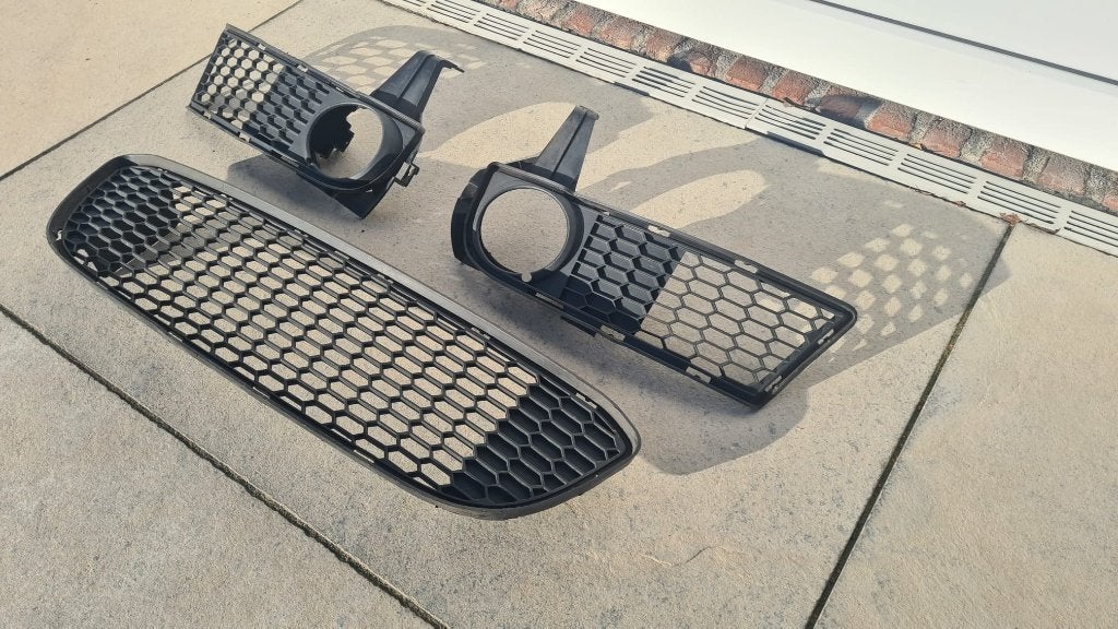 Ensemble de grilles de pare-chocs BMW E82/E88 M-Sport LCI, Utilisé, BMW, Avant, Enlèvement ou Envoi