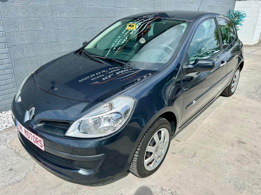 Renault clio 1200cc benzine ** airconditioning ** carplay **, Auto's, Voorwielaandrijving, Stof, 4 cilinders, https://public.car-pass.be/vhr/c5501bf4-de0f-4fbb-a575-17a2a9a5634d