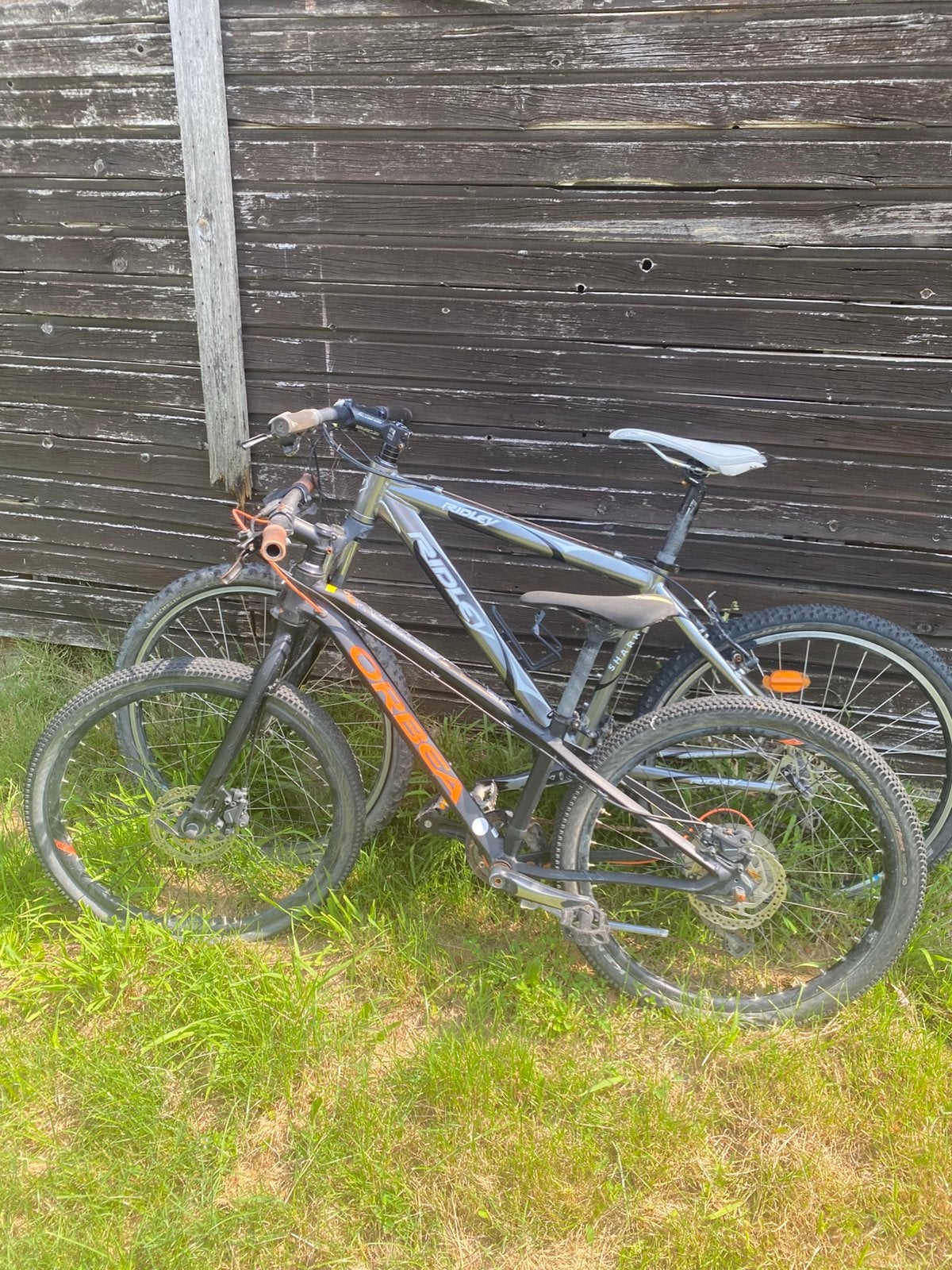 2 fietsen te koop (, Fietsen en Brommers, Ophalen, Gebruikt, Velgrem, Vering