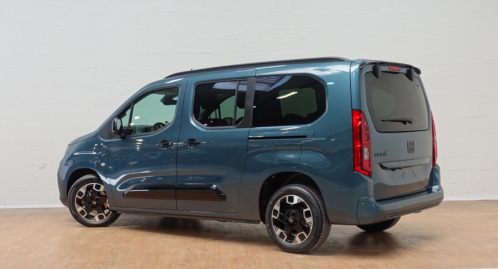 Fiat Qubo L 1.5 BlueHDI 130 S&S AT La Prima Long, Auto's, 4 cilinders, 1535 kg, Blauw, 7 zetels