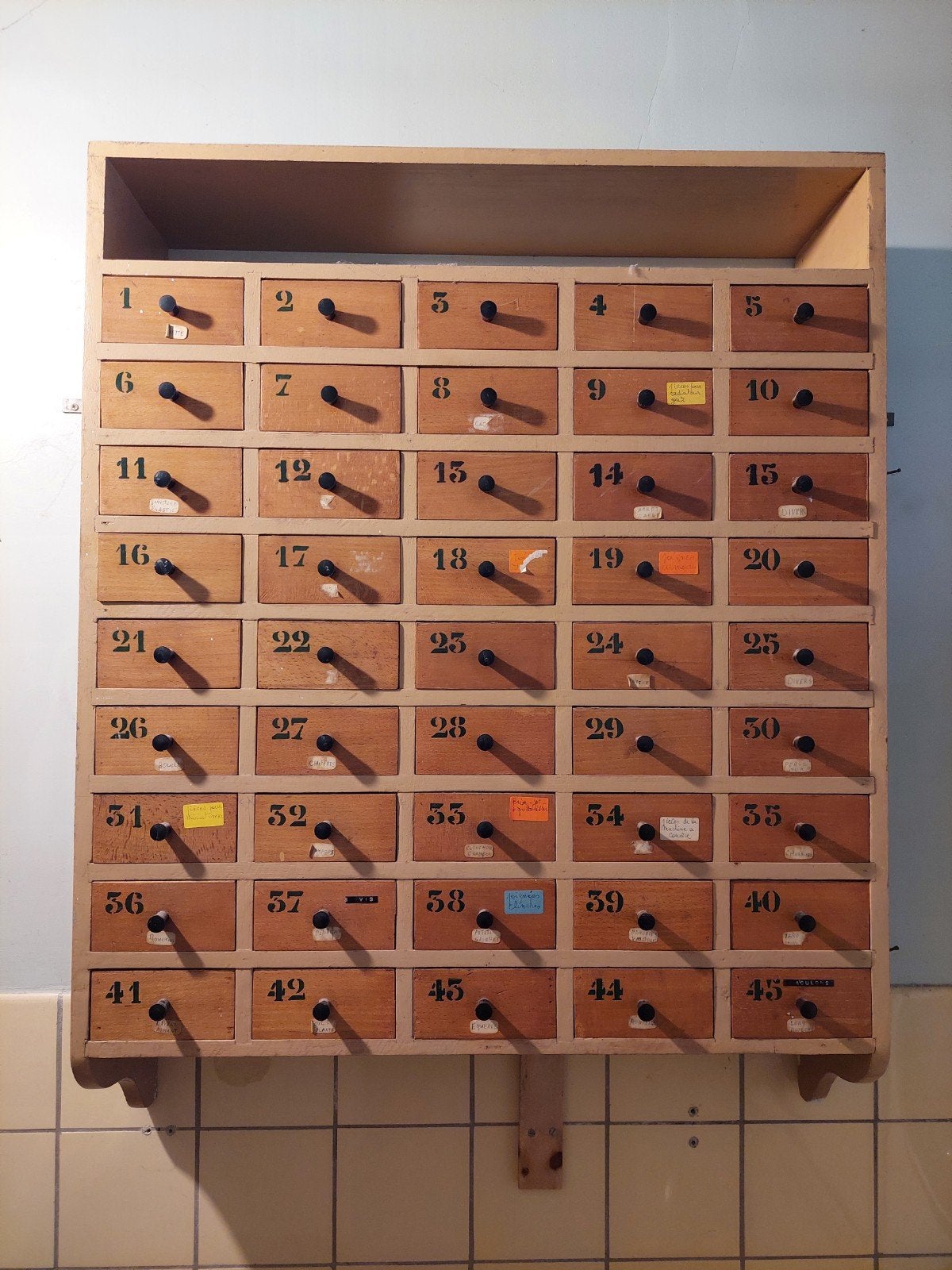 Armoire à 45 casiers - atelier, Enlèvement
