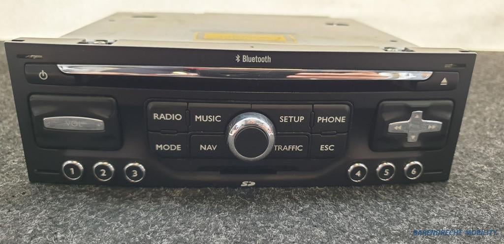 Radio lecteur CD Rneg avec Bluetooth et navigation 96661984X, Taurusavenue 1
2132 LS  Hoofddorp, NL, Stellantis N.V., Utilisé