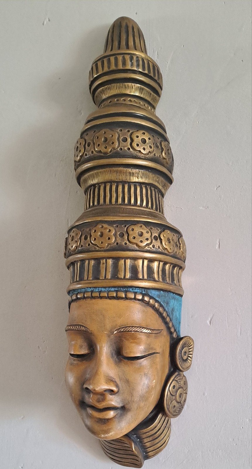 Sculpture murale vintage - Tête de déesse thaïlandaise, Antiquités & Art, Enlèvement ou Envoi, Sculpture, Peint