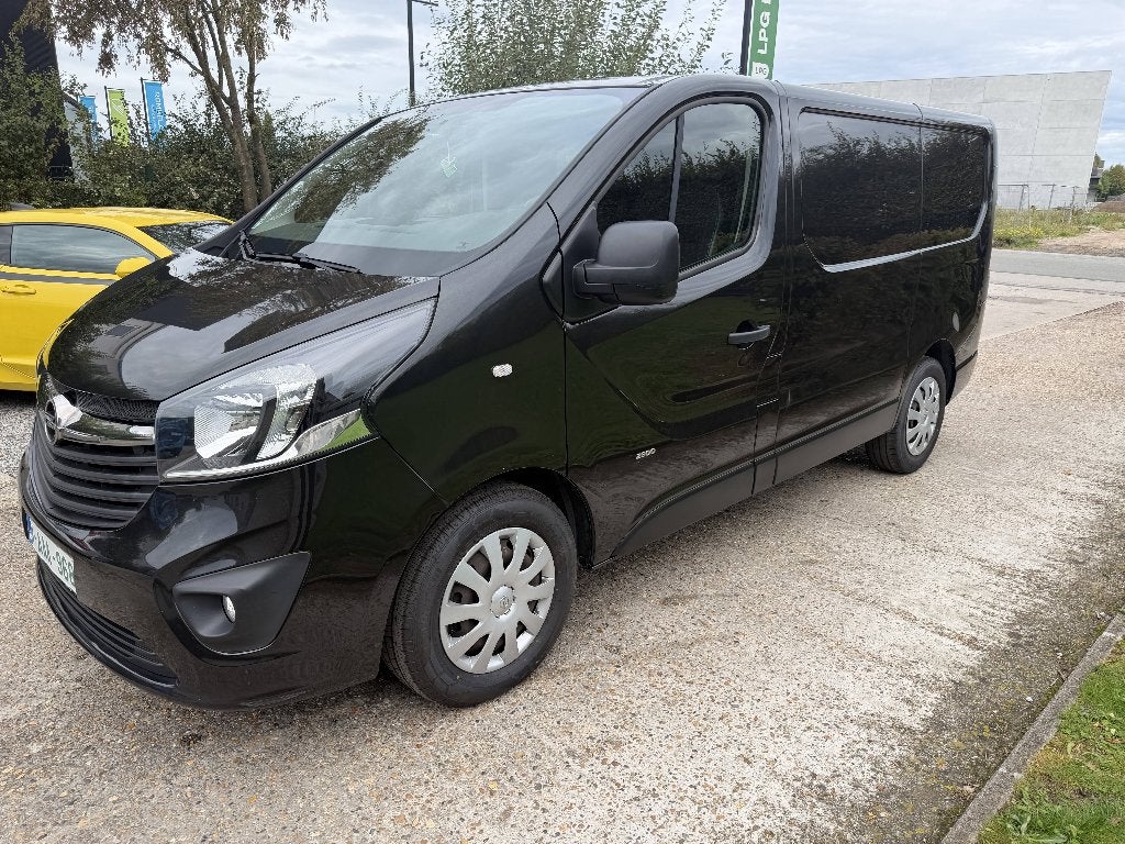 Opel Vivaro, Auto's, 4 deurs, Stof, 170 g/km, 4 cilinders