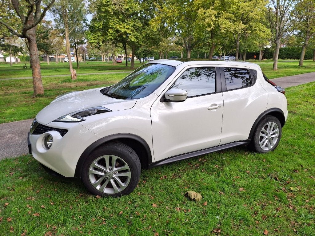 Nissan Juke in perfecte staat - GEWELDIGE deal! 39.400 km!, Auto's, Voorwielaandrijving, Dealer onderhouden, Zwart, Wit