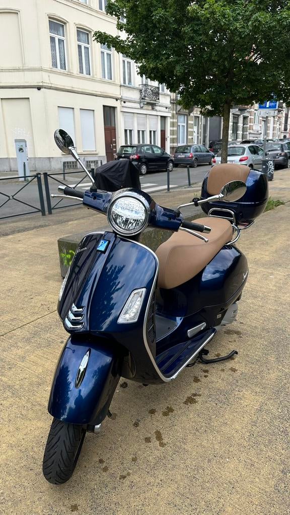 Vespa GTS 125cc, Fietsen en Brommers, Scooters | Vespa, Zo goed als nieuw, Overige modellen, Ophalen
