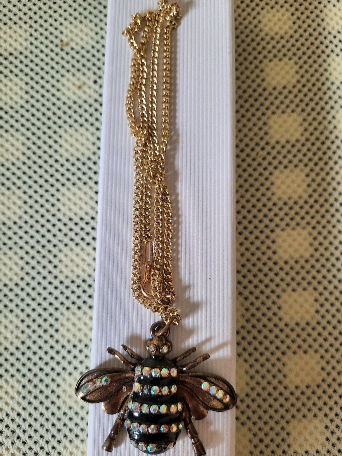 kever Met steentjes En ketting, Ophalen of Verzenden