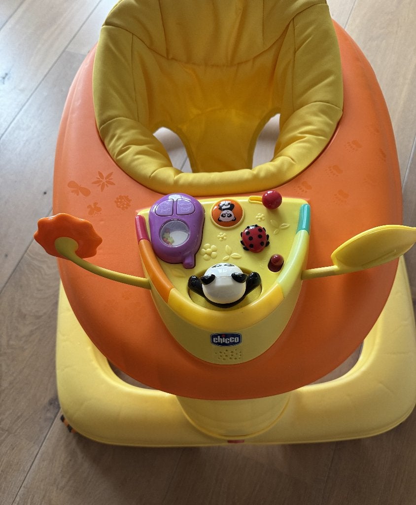 Kinderwagen chicco 123, Kinderen en Baby's, Ophalen, Zo goed als nieuw, Loopfiets