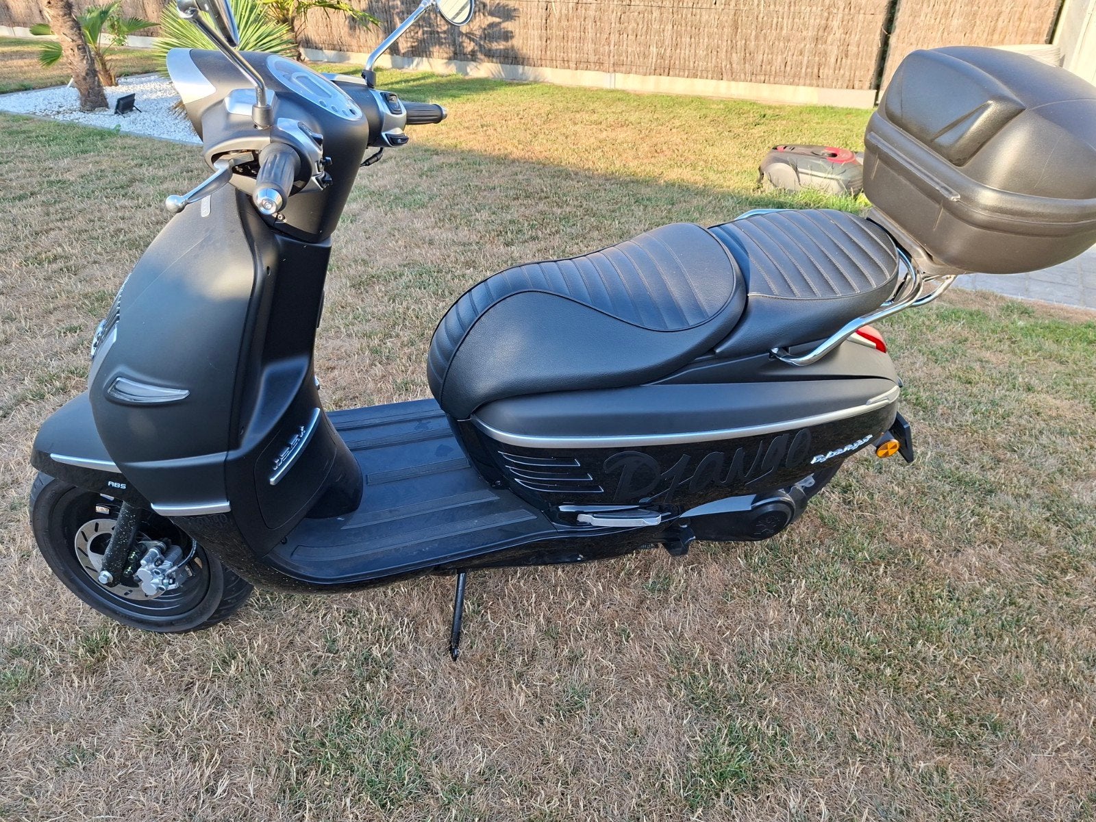 Peugeot Django 125cc, Vélos & Vélomoteurs, 125 cm³, Comme neuf, Enlèvement, Essence