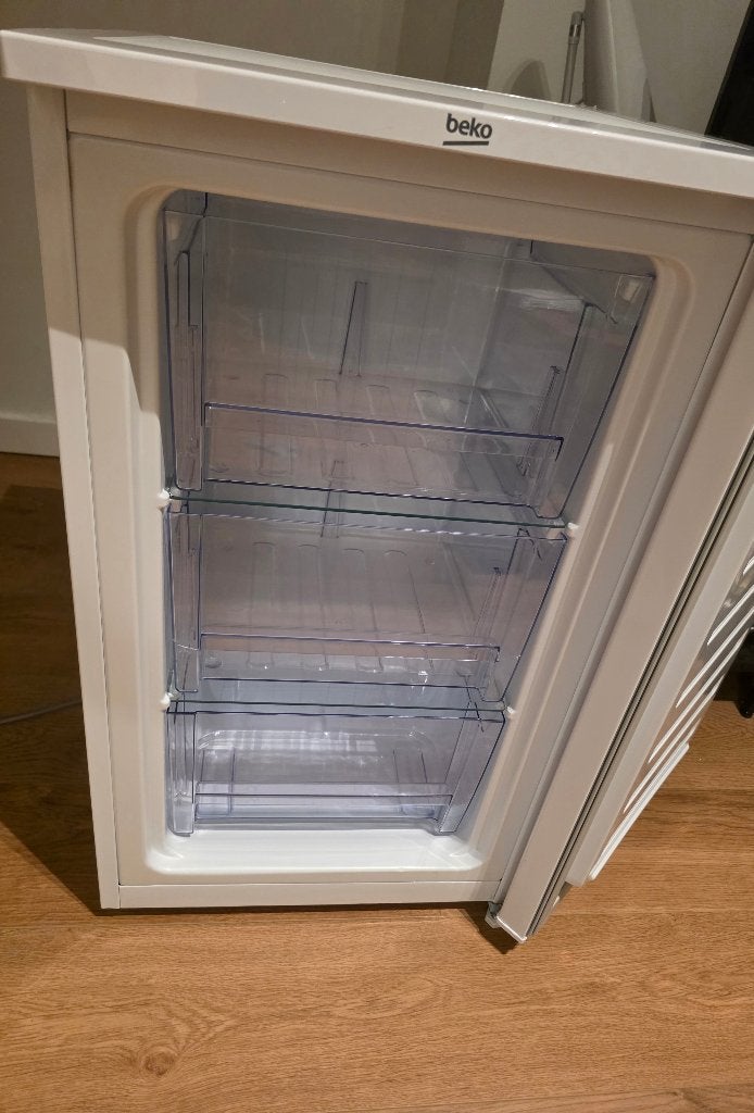 Diepvriezer Beko 65 L, Elektronische apparatuur, Vriezers en Diepvrieskisten, Minder dan 85 cm, Tussenbouw, Minder dan 60 cm, Zo goed als nieuw