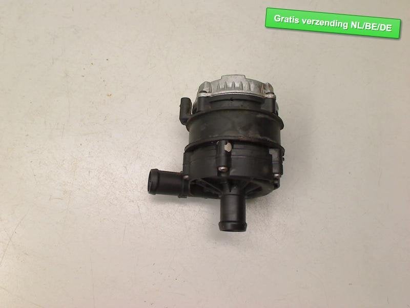 POMPE A EAU Audi A3 Sportback (8VA / 8VF) (04L965567), Auto-Union-Straße  1,
85057  Ingolstadt, DE, Info@audi.de, Audi, Utilisé