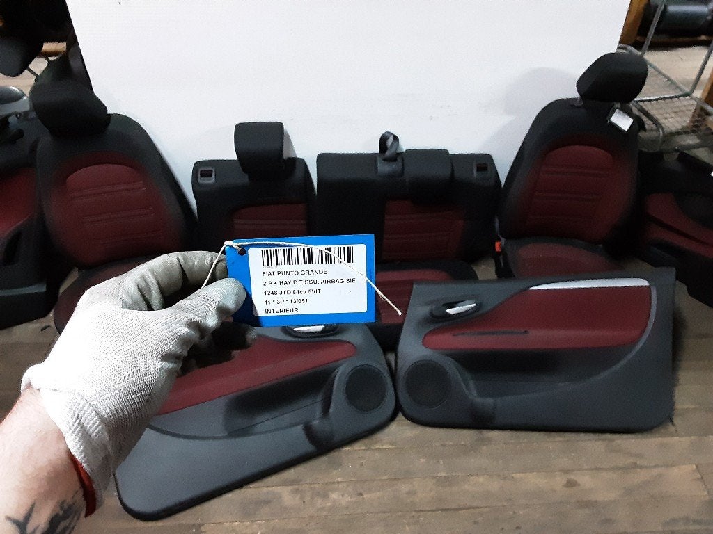 INTERIEUR Fiat Grande Punto (199) (185064088), Auto-onderdelen, Gebruikt, Mevr. I. Hauben, Fiat, Rue de l'Espoir 34 34
4030  GRIVEGNÉE, BE