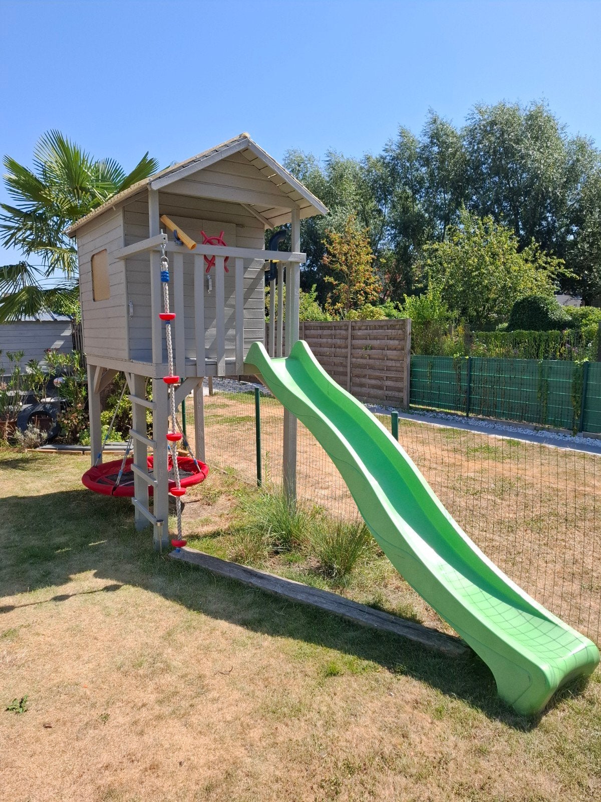 Speelhuisje met glijbaan en toebehoren., Kinderen en Baby's, Ophalen, Glijbaan