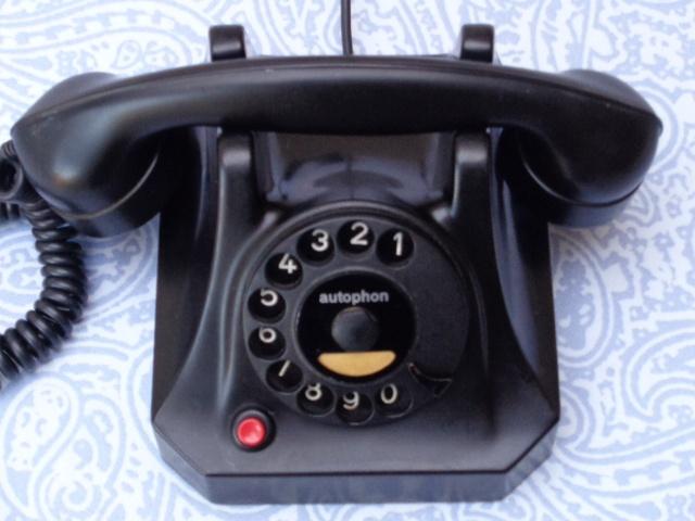 Ancien téléphone en bakélite AUTOPHON avec plateau de 1956, Enlèvement ou Envoi, Utilisé, Avec cadran rotatif