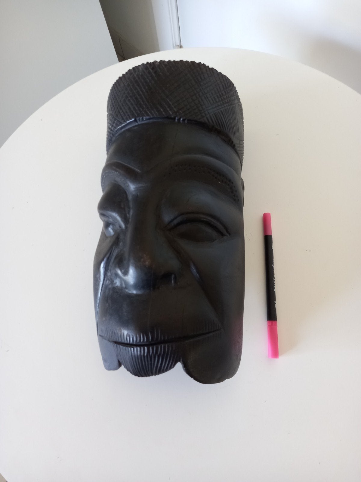 Afrikaans houten beeld, Ophalen, Zwart