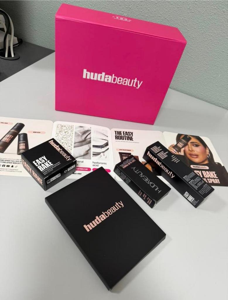 Huda Beauty Set NIEUW Spray, Primer, Powder, Spiegel make-up, Gehele gezicht, Nieuw, Ophalen of Verzenden, Make-up