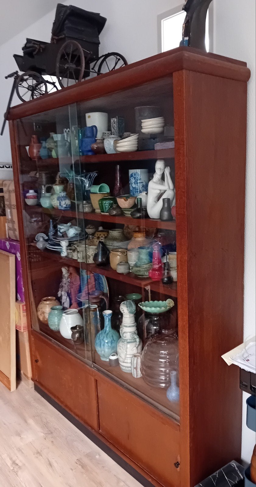 Amsterdamse School Art Deco schoolkast / vitrine 200x156x40, Antiquités & Art, Antiquités | Meubles | Armoires, Enlèvement