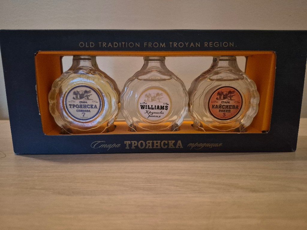Nouveau alcool Contenu du coffret (3 x 50 ml)Rakia, Enlèvement ou Envoi, Neuf, Autres régions, Autres types