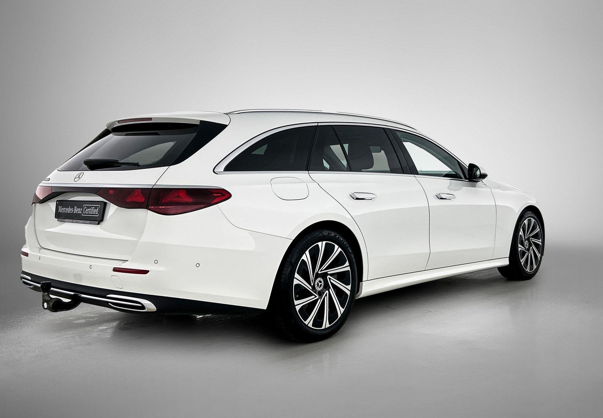 Mercedes-Benz E-Klasse 300 E Break Luxury Line Trekhaak | Di, Auto's, Automaat, Dealer onderhouden, Gebruikt, 4 cilinders