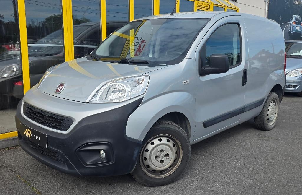 Fiat Fiorino/2018/1,4I/essence/88,618 km/Cargo léger, Autos, 57 kW, Argent ou Gris, Achat, Euro 6