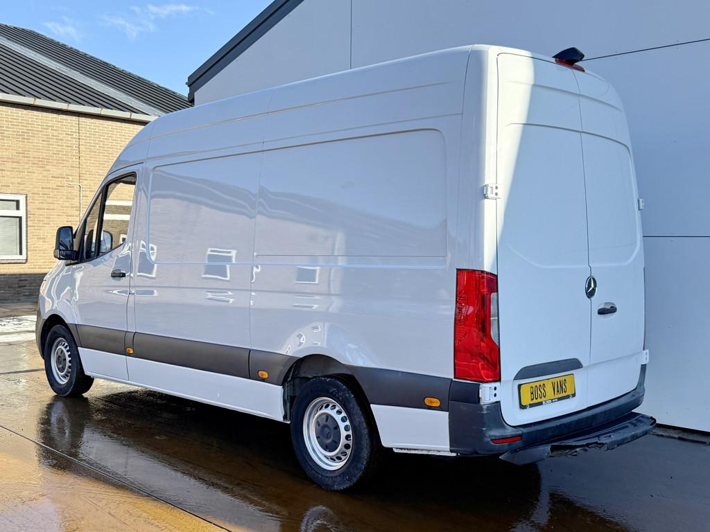 Mercedes-Benz Sprinter 314 2.2 CDI Automaat L2H2 MBUX Climat, Auto's, Bestelwagens en Lichte vracht, Stof, Gebruikt, Zwart, 4 cilinders