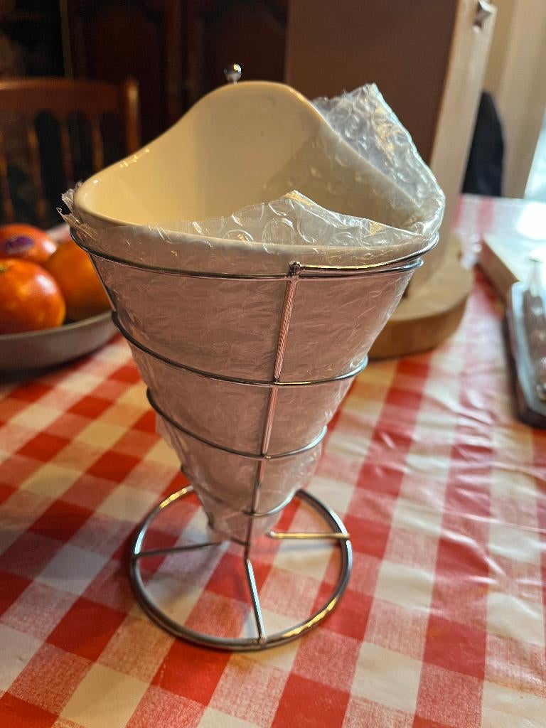 Porseleinen frietzak met houder, Ophalen of Verzenden, Nieuw, Porselein, Overige typen