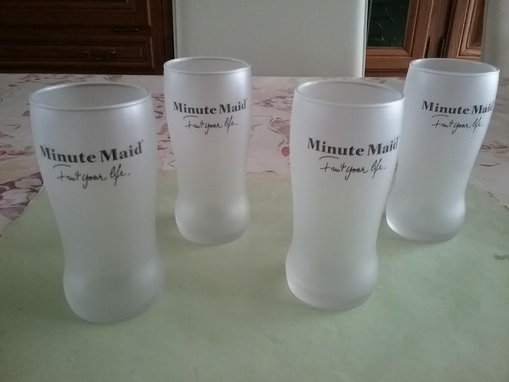 Drinkglazen ( 4 Minute Maid + 2 Gini glazen ), Verzamelen, Ophalen, Nieuw