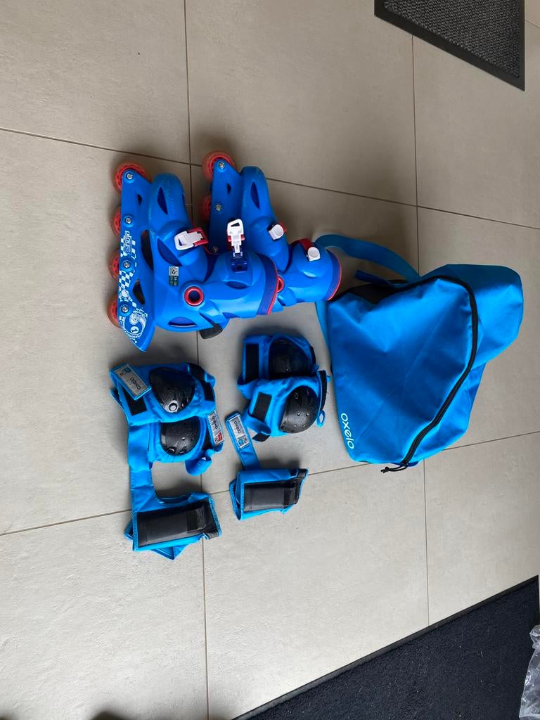 Inlineskates skeelers  mt 34 -36 met bescherming en zak., Ophalen, Gebruikt, Kinderen