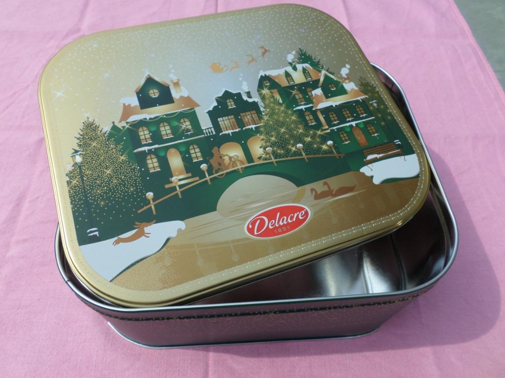 Boite métallique Delacre Noël fête ville pont doré vert, Enlèvement ou Envoi, Comme neuf, Biscuits