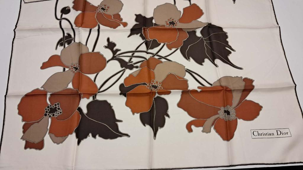 Foulard carré Christian Dior vintage, Enlèvement, Comme neuf, Beige, Christian Dior