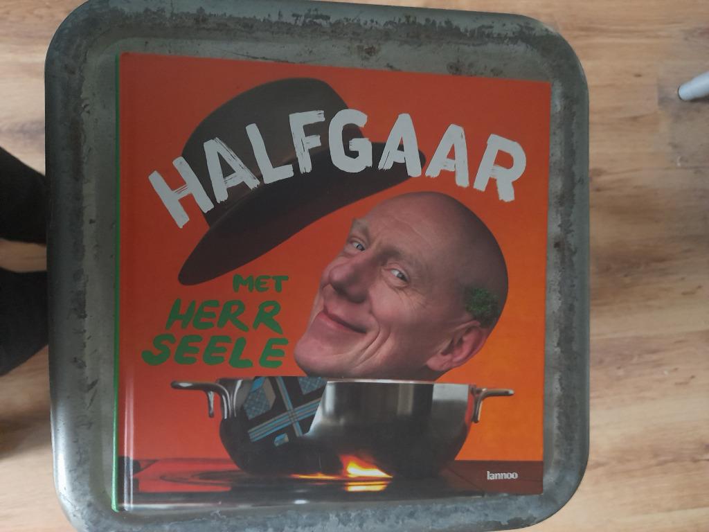 Halfgaar met Herr Seele, Boeken, Verzenden, Zo goed als nieuw