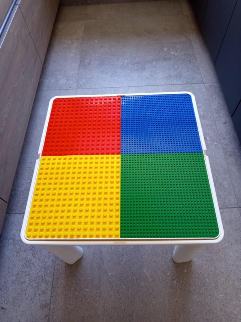 Omkeerbare kindertafel met 2 stoeltjes, ZEER GOEDE staat, Ophalen of Verzenden, Gebruikt, Tafel(s) en Stoel(en)