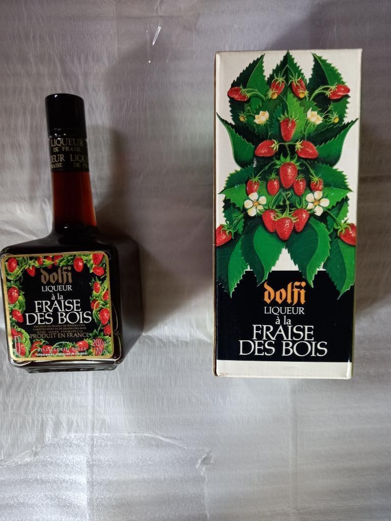 Ancienne Liqueur à la fraise des bois, DOLFI, Collections, Pleine, Comme neuf, Enlèvement, Autres types